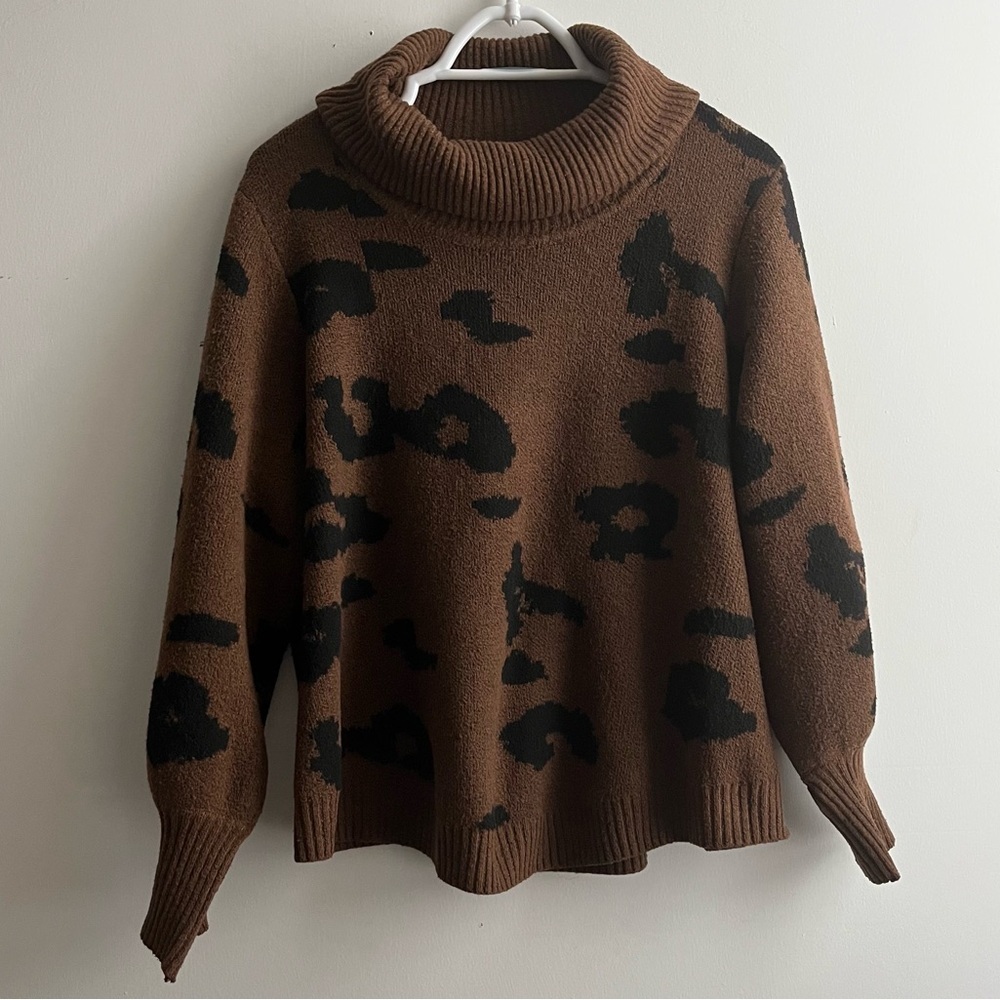 Brown Leopard Print Turtleneck Sweater – Size M - Picture 2 of 7